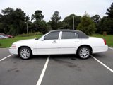 Used 2011 Lincoln Town Car Signature Limited image 2