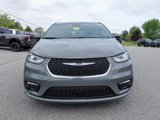 New 2025 Chrysler Pacifica Select image 2