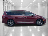 Used 2022 Chrysler Pacifica Pinnacle image 2