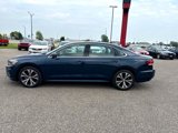 Used 2022 Volkswagen Passat 2.0T SE image 2