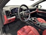 Used 2025 Porsche Cayenne image 4