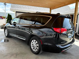 Used 2019 Chrysler Pacifica Touring-L image 6