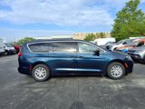 New 2025 Chrysler Pacifica Select image 2