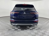 New 2025 Mitsubishi Outlander SE image 4