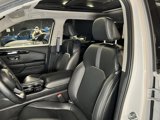 Used 2025 Honda Pilot Touring image 2