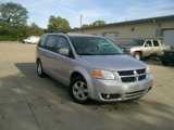 Used 2010 Dodge Grand Caravan SXT image 3