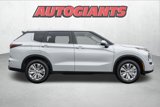 New 2025 Mitsubishi Outlander ES image 3