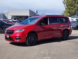 New 2025 Chrysler Pacifica Limited w/ Uconnect Theater Family Group image 4