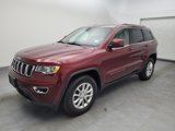 Used 2021 Jeep Grand Cherokee Laredo image 2