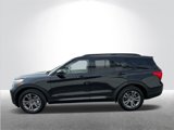 Used 2022 Ford Explorer XLT w/ Equipment Group 202A image 3