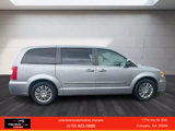 Used 2013 Chrysler Town & Country Touring-L w/ Driver Convenience Group image 5
