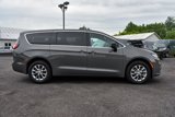 New 2025 Chrysler Pacifica Select image 2