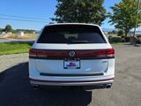 New 2025 Volkswagen Atlas Peak Edition SE image 5