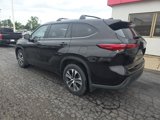 Used 2022 Toyota Highlander XLE image 2