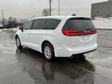 New 2025 Chrysler Pacifica Select image 4