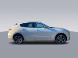 Used 2018 Maserati Levante GranLusso image 2