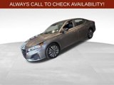 Used 2024 Nissan Altima 2.5 SV image 3