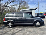 Used 2016 Chrysler Town & Country Touring image 2