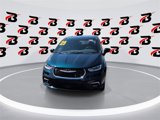 Used 2025 Chrysler Pacifica Select image 3