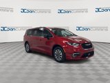 New 2025 Chrysler Pacifica Select image 2