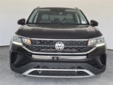 Certified 2022 Volkswagen Taos SE w/ IQ.Drive SE Package image 3