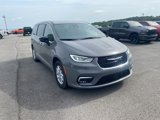 New 2025 Chrysler Pacifica Select image 3
