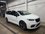 New 2026 Chrysler Pacifica Select image 3