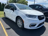 New 2025 Chrysler Pacifica Select image 2