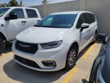 Used 2023 Chrysler Pacifica Touring-L image 3