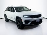 Used 2023 Jeep Grand Cherokee Altitude image 3