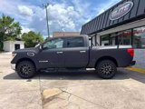 Used 2017 Nissan Titan SV image 5