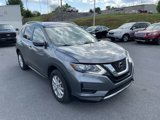 Used 2020 Nissan Rogue SV image 2