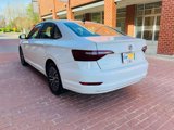Used 2020 Volkswagen Jetta SE w/ SE Cold Weather Package image 4