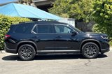 Used 2025 Honda Pilot Black Edition image 3