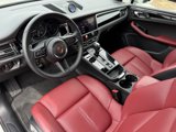 Used 2025 Porsche Macan image 4