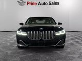 Used 2022 BMW 750i xDrive image 2