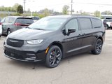 New 2025 Chrysler Pacifica Limited image 2