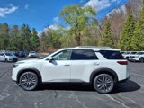 New 2025 Nissan Pathfinder SL w/ SL Premium Package image 2