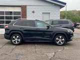 Used 2019 Jeep Cherokee Limited image 2