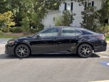 Used 2024 Toyota Camry SE image 3