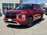 Used 2024 Mitsubishi Outlander SE image 2