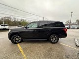 Used 2018 Ford Expedition XLT image 3
