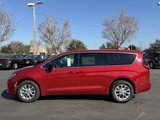 New 2025 Chrysler Pacifica Select image 4