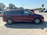 Used 2017 Chrysler Pacifica Touring-L image 3