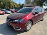 Used 2017 Chrysler Pacifica Touring-L image 2