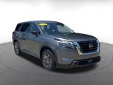Used 2024 Nissan Pathfinder S image 3