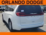 New 2025 Chrysler Pacifica Select image 4