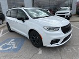 New 2025 Chrysler Pacifica Select image 2