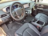 New 2025 Chrysler Pacifica Select image 5
