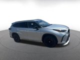 Used 2024 Toyota Highlander XSE image 2